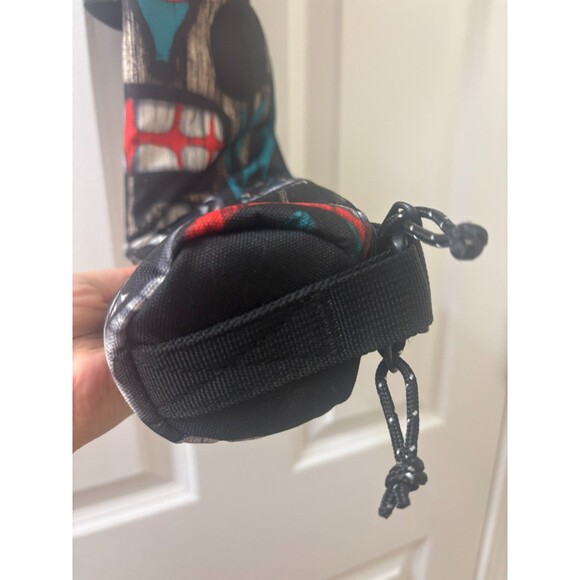 Burton Over the Shoulder Beer Holder Cooler 5 cans Picasso style face print - Picture 4 of 13